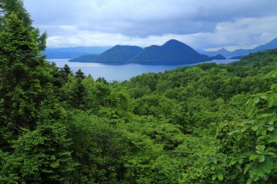 洞爺大橋付近からの洞爺湖