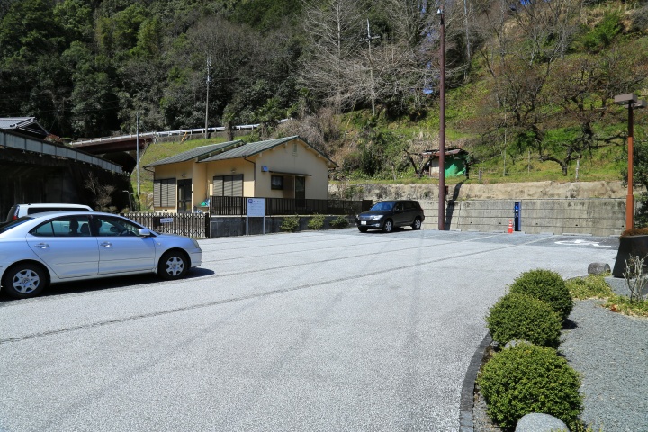 賀名生の里の駐車場の写真