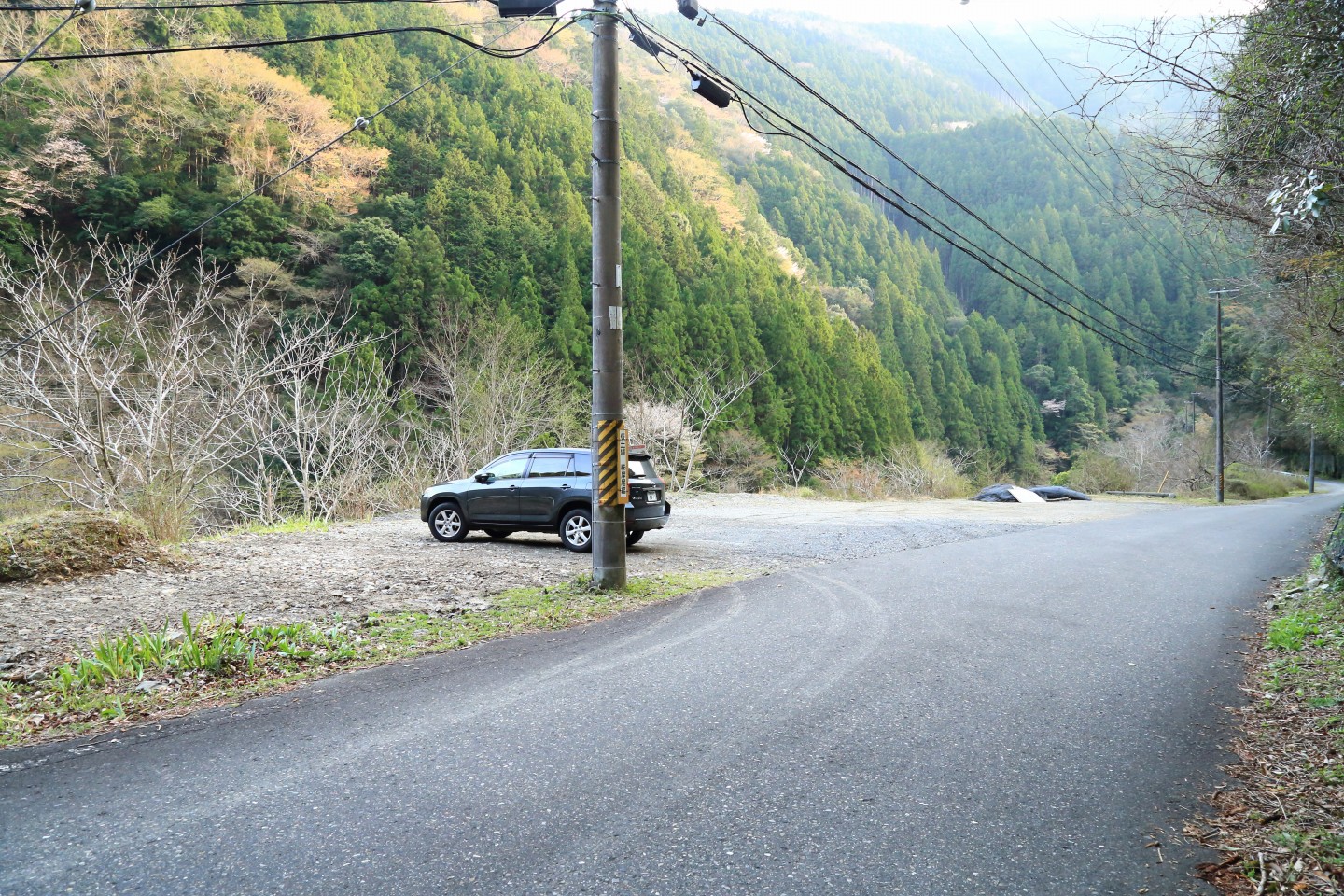 清納の滝の駐車場