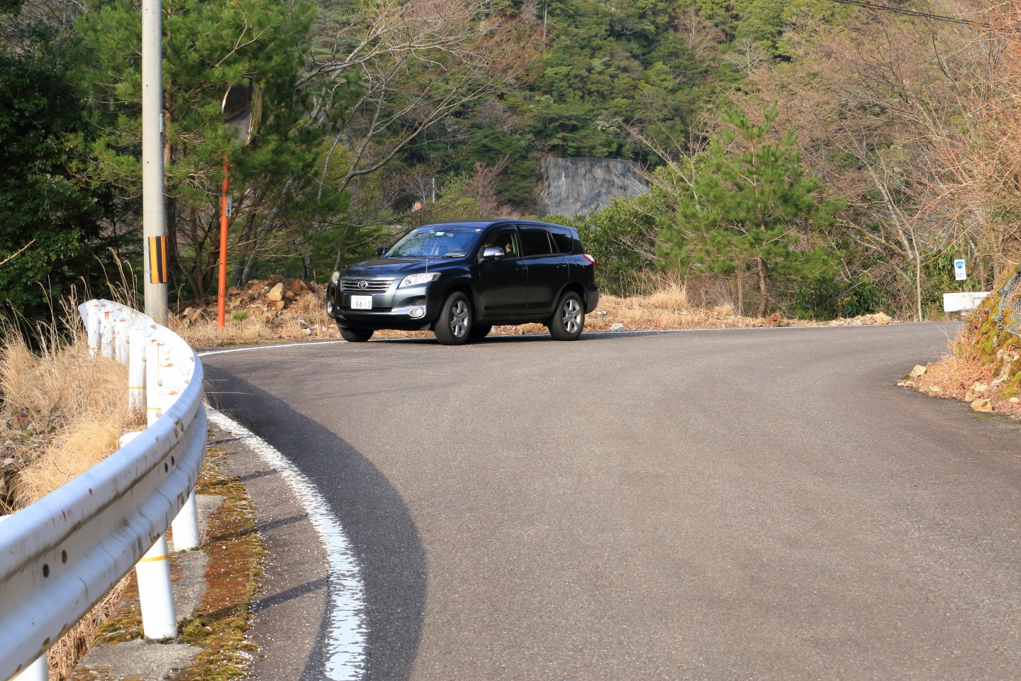 白谷付近の峠停車スペース