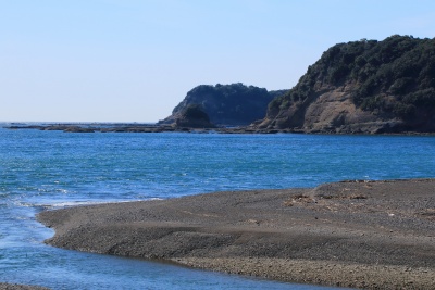 南部湾の写真。南部川河口の青い海と青い空の絶景写真。