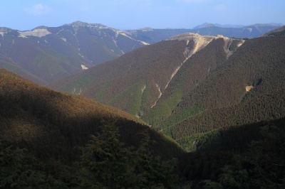 高野龍神スカイライン　道の駅　
ごまさんスカイタワーの駐車場から撮影した山々の絶景写真