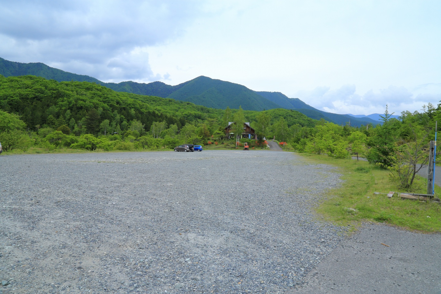 乗鞍高原・一ノ瀬園地（まいめの池／偲ぶの池）の駐車場の写真